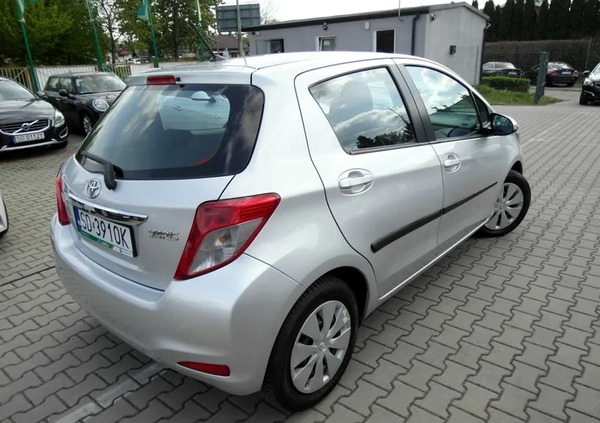 Toyota Yaris cena 22900 przebieg: 165000, rok produkcji 2012 z Sosnowiec małe 436